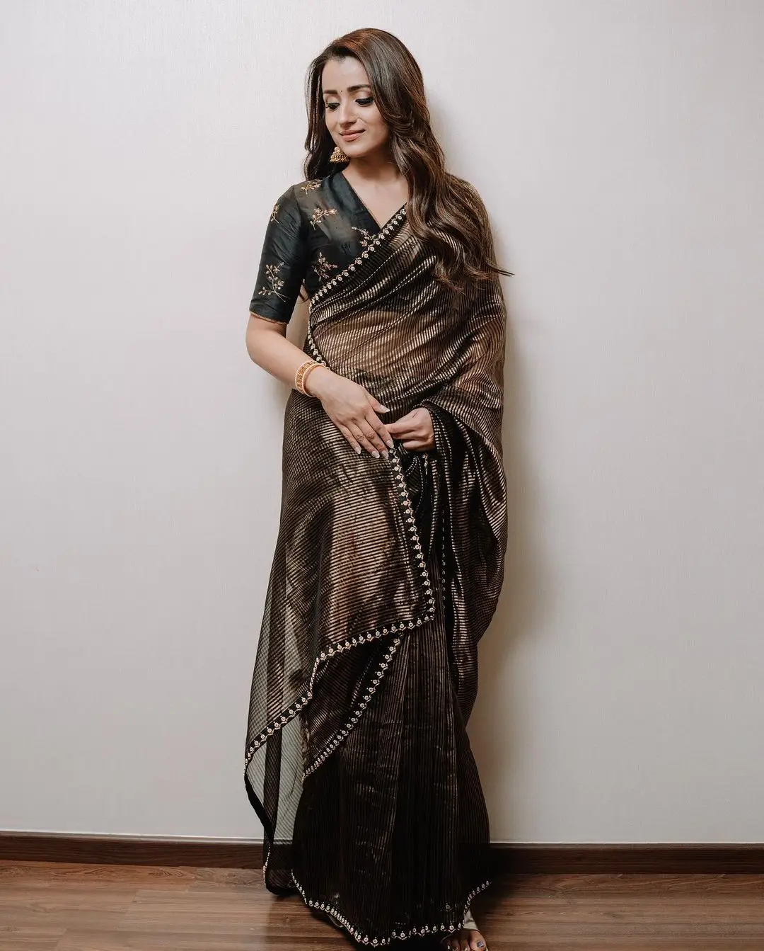 Trisha Krishnan Mesmerizing Looks In Beautiful Black Designer Saree